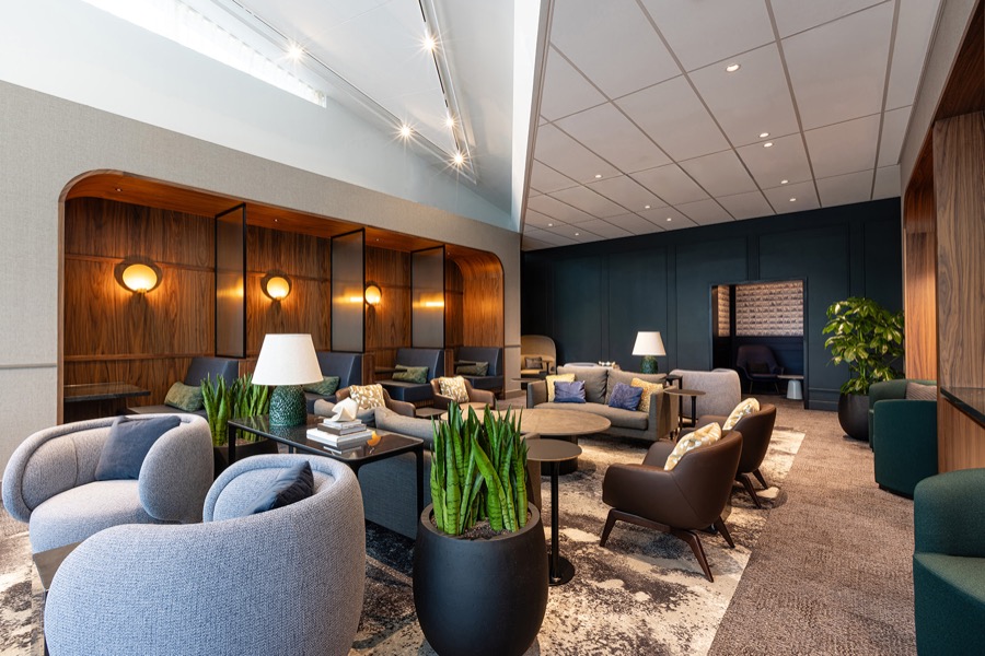 06   Seating area with TV   Amex Centurion Lounge Schiphol Amsterdam websize